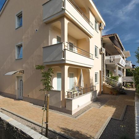 Apartments Mirjana * Central Location And Close To Beach Punat Exterior foto