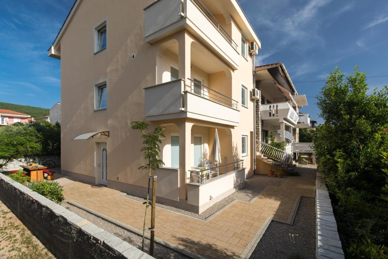 Apartments Mirjana * Central Location And Close To Beach Punat Exterior foto