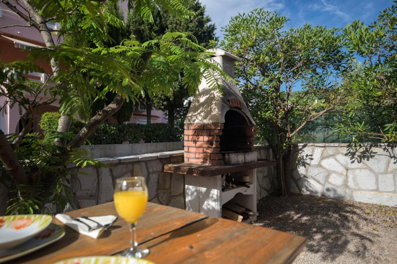 Apartments Mirjana * Central Location And Close To Beach Punat Exterior foto