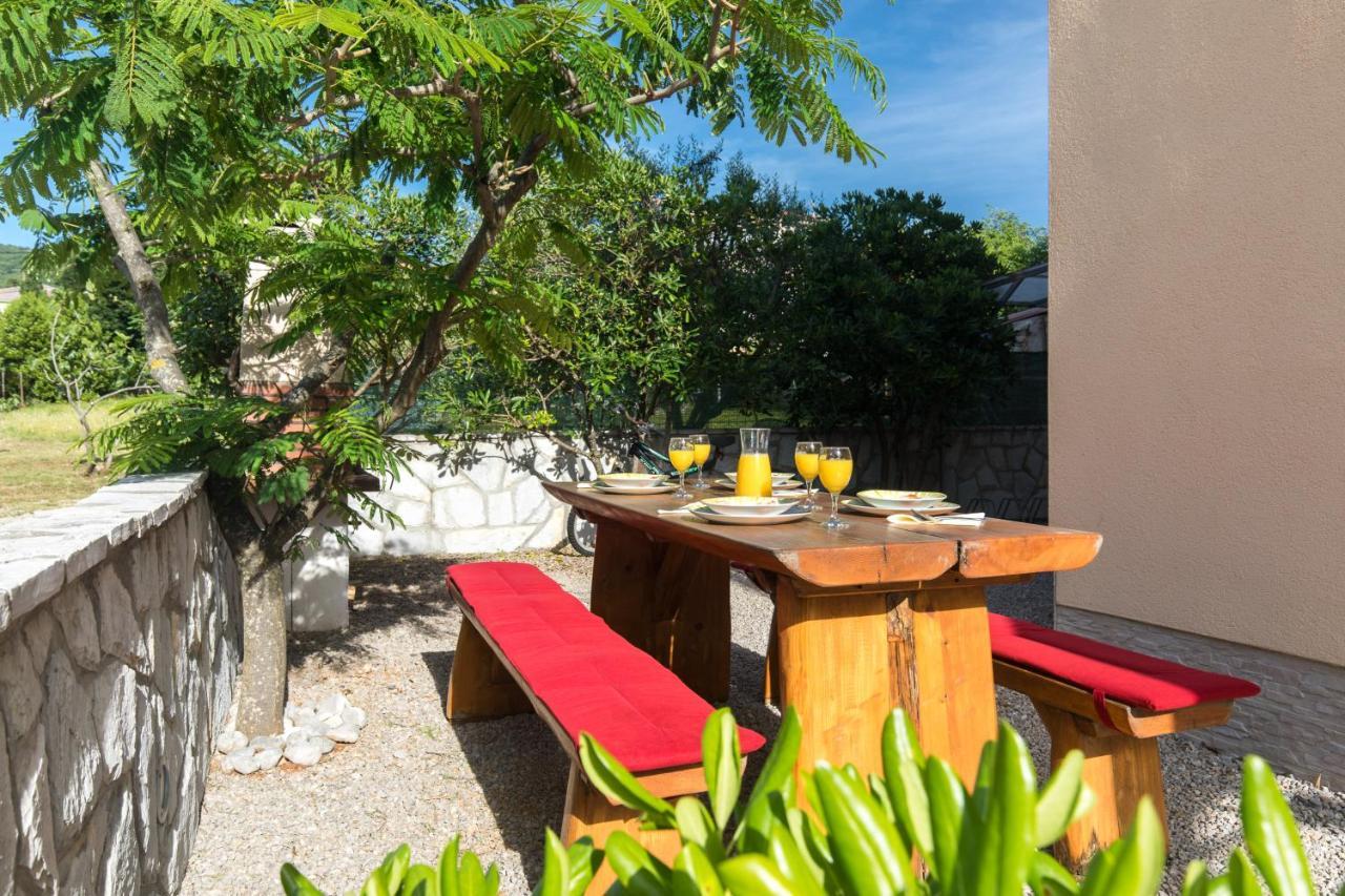Apartments Mirjana * Central Location And Close To Beach Punat Exterior foto