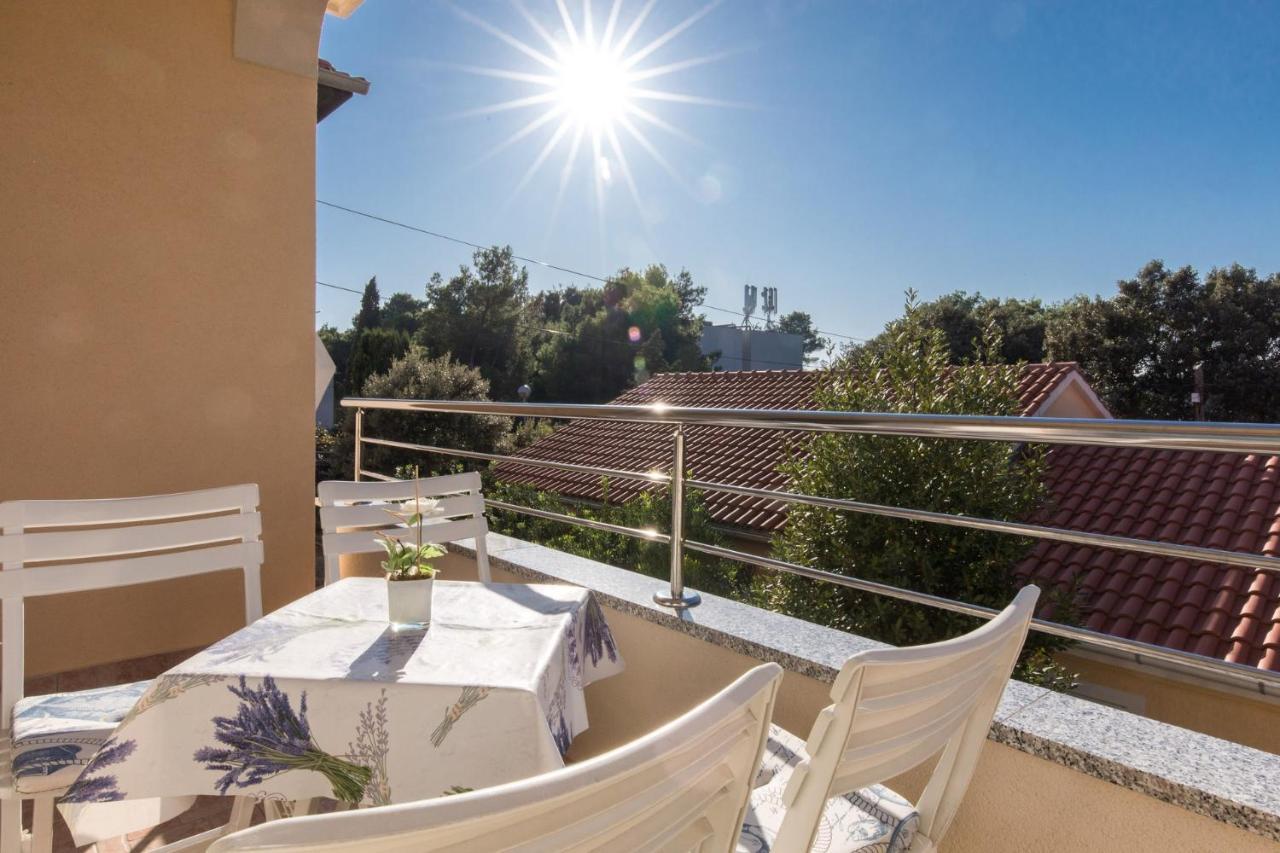 Apartments Mirjana * Central Location And Close To Beach Punat Exterior foto