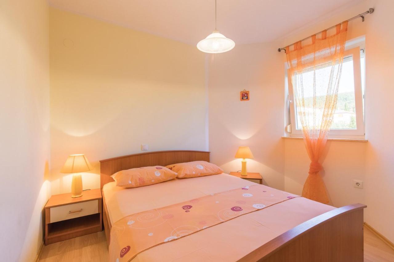 Apartments Mirjana * Central Location And Close To Beach Punat Exterior foto