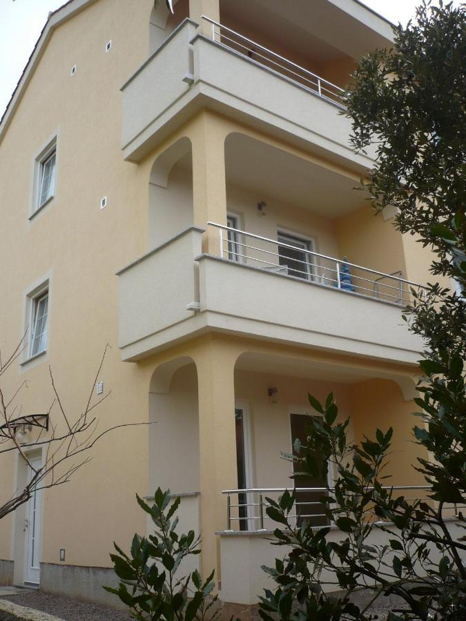 Apartments Mirjana * Central Location And Close To Beach Punat Exterior foto
