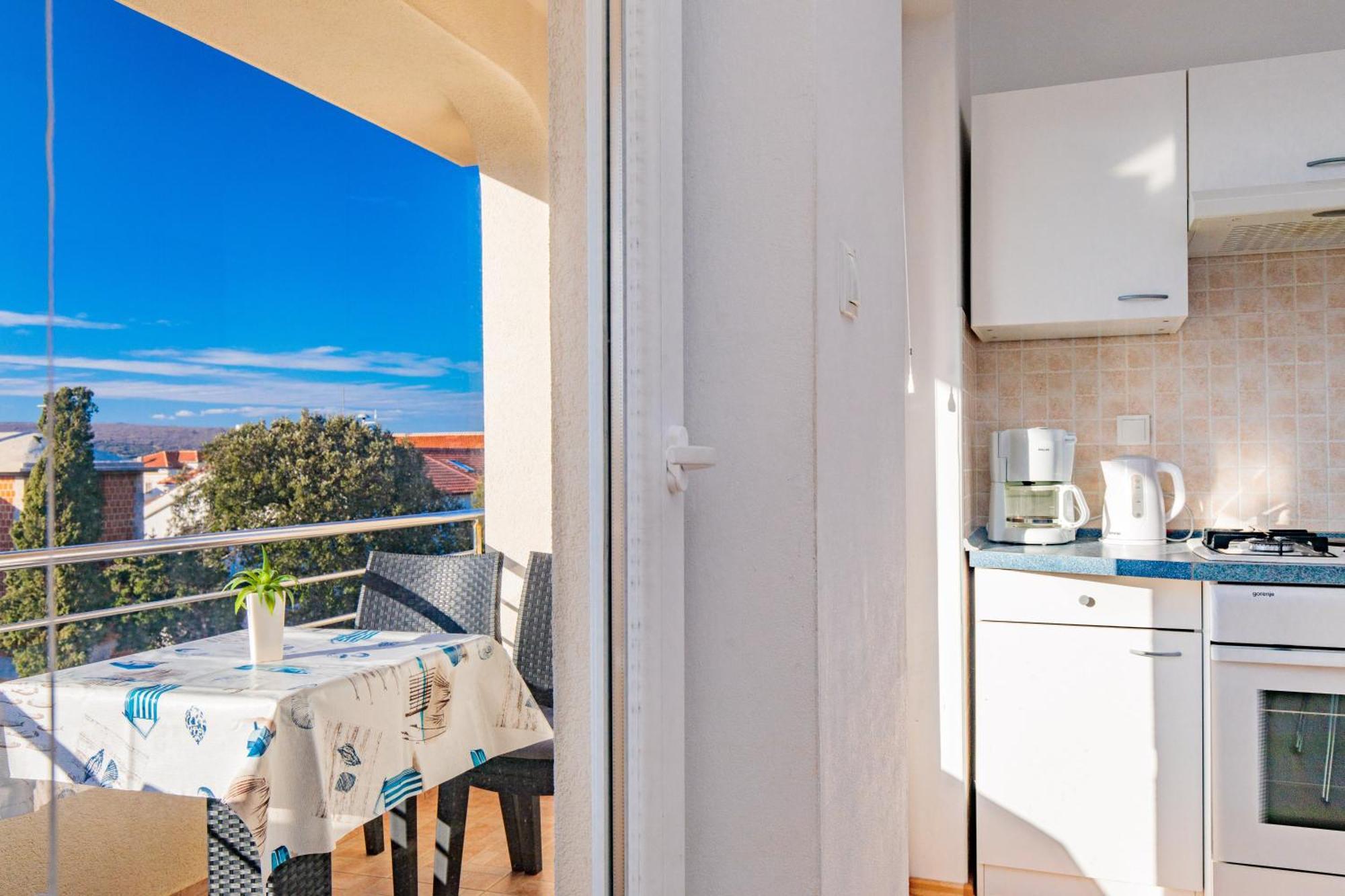 Apartments Mirjana * Central Location And Close To Beach Punat Exterior foto